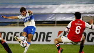Universidad Católica liquidó a Nacional con un golazo de un colosal Clemente Montes