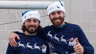 Ben Brereton participó en reconocida campaña navideña para niños vulnerables en Reino Unido