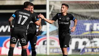 “En la ruta del León”: U. de Chile festejó en su visita a La Florida