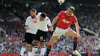 Legendario zaguero de Manchester United anunció su retiro del fútbol