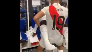 La alocada celebración en el camarín de Perú tras vencer a la Roja en Copa América