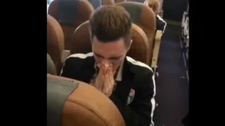 Futbolista ruso generó polémica por sonarse las narices con 5.000 rublos