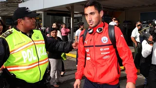 Hans Martínez y polémica por los premios: Este tipo de cosas habla mal de Claudio Bravo