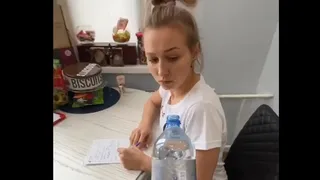 Las locuras del gimnasta ruso Nikita Nagornyy junto a su pareja durante el encierro