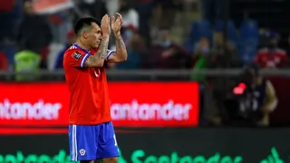 “El profe Gary”: Medel publicó las excelentes notas de su primer ciclo de estudios para ser DT