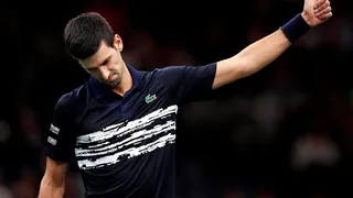 Novak Djokovic avanzó a octavos de final en el Masters de París-Bercy