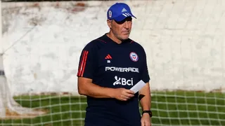 Eduardo Berizzo y los rivales para Santiago 2023: Serán difíciles, pero nosotros también