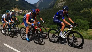 Carlos Rodríguez ganó la etapa 14 del Tour y Vingegaard sigue de amarillo