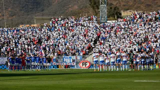 La repudiable acción de un grupo de barristas de la UC en el minuto de silencio para Leonel Sánchez