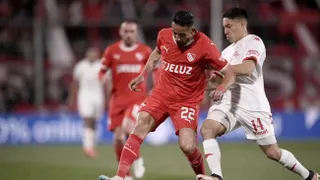 Mauricio Isla fue titular en triunfo de Independiente ante Argentinos Juniors
