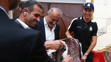 [Videos] Hasta un “siiiiiuuu” masivo: Cristiano Ronaldo generó locura en su llegada a Irán