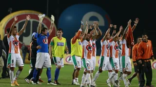 Resumen: Cobresal se mantuvo en el liderato pese al acoso de Colo Colo y la UC