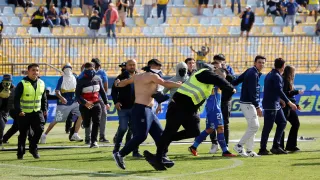[Fotos] Así fue la invasión a la cancha en el duelo entre Everton y U Católica