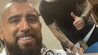 Arturo Vidal inició la jornada con nuevo guiño a Colo Colo