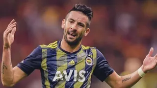 Fenerbahce apartó del plantel a Mauricio Isla por decisión dirigencial