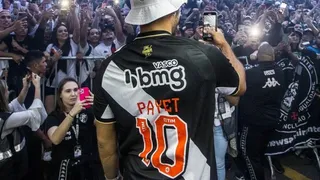 El tremendo apoyo que recibió Dimitri Payet por parte de los hinchas de Vasco en su llegada a Río