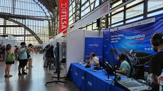 Ernesto Díaz Correa hizo vibrar la Feria del Libro con su relato de La Roja