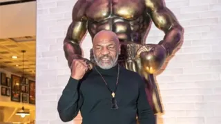 Escándalo en un avión: Mike Tyson golpeó a un pasajero que lo molestó
