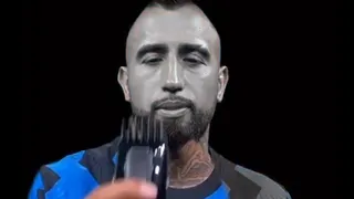 ¿Arturo Vidal se cortó su tradicional mohicano?