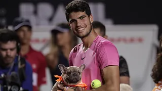 Alcaraz logró exigido triunfo sobre el 556 del mundo en su debut en Río de Janeiro