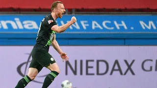 Maximilian Arnold aumentó ventaja de Wolfsburgo ante Bayer Leverkusen con inteligente tiro libre