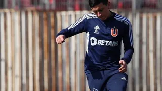 Las postales del retorno de la U a las prácticas en el Estadio Nacional