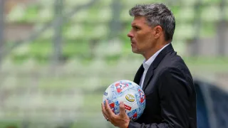 Colo Colo no se baja del mercado: revelan el puesto que quiere reforzar Fernando Ortiz