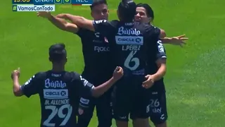 Víctor Dávila apareció con un puntazo de primera para abrir la cuenta para Necaxa ante Pumas
