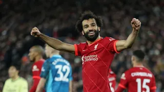 Liverpool aplastó a Arsenal y le quitó su invicto de ocho partidos en la liga inglesa
