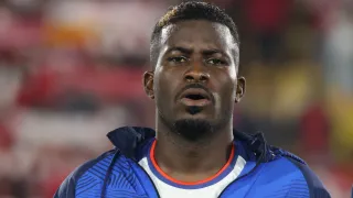 ¿Se complica el “9”? El detalle que frena a Colo Colo con Carlos Lucumí