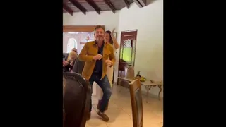 Alejandro Domínguez reveló un anuncio para “los amantes del fútbol” con un animado baile