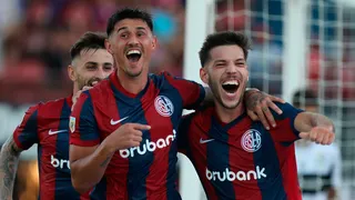 San Lorenzo arrolló a Gimnasia y se adueñó del liderato en Argentina