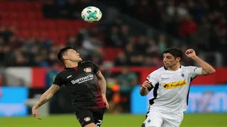 Charles Aránguiz jugó los 90 minutos en triunfo de Bayer Leverkusen