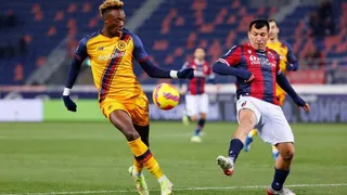 Prensa italiana: Medel es el hombre que está en todas partes en la defensa de Bologna