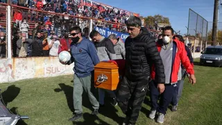 Leyenda del fútbol argentino tuvo un masivo velorio en un estadio de Rosario