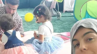 El extravagante pijama de Cristiano Ronaldo para pasar sus tardes en familia