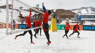Team Chile de voleibol playa cambió la arena por la nieve