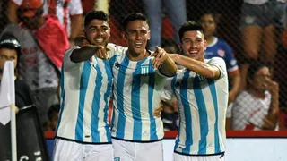 Racing contó con Arias, Opazo y Avilés en triunfo sobre Unión Santa Fe