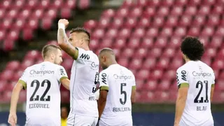 ¡El show del Búfalo! El triplete de Javier Parraguez en la goleada de Sport Recife