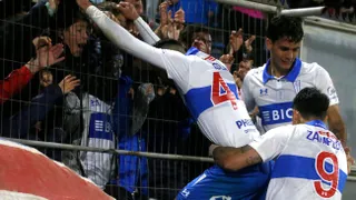 La UC cortó su mala racha con triunfo en el epílogo ante Cobresal y se alejó del fondo