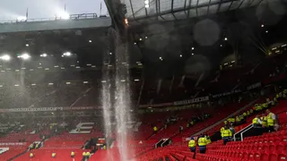 Se inundó Old Trafford: A Manchester United le llovió sobremojado en casa