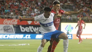 Alexander Aravena metió un frentazo en el arco de Ñublense e igualó la cuenta para la UC