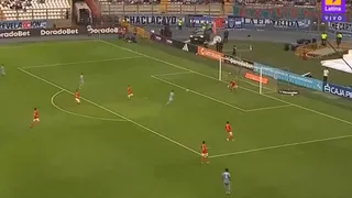 La UC sufrió el cuarto gol de Sporting Cristal con un cabezazo de Santiago González