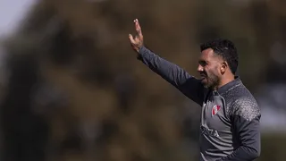 Carlos Tévez fue internado por fuertes dolores en el pecho