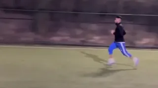 El intenso entrenamiento de Mauricio Isla a la espera de encontrar club para seguir su carrera