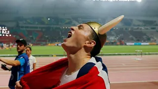 ¡Festejó como vikingo! La celebración de Karsten Warholm tras ganar el oro en 400 metros vallas