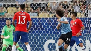 Relator enloqueció con el gol de Cavani y mandó mensaje a Gonzalo Jara