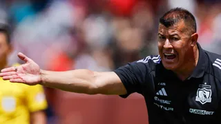 Siguen las quejas de Almirón: “No dejaron entrar a la gente de Colo Colo”