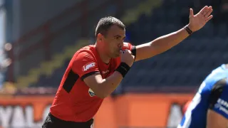 Árbitro chileno estará en el VAR del partido de cuartos de Argentina vs Suiza