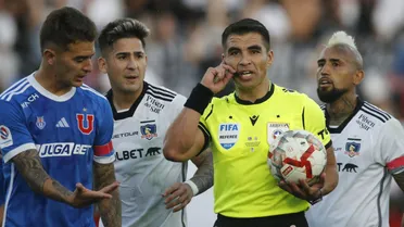 Michael Clark atacó al arbitraje del Superclásico: Colo Colo jugó con uno más